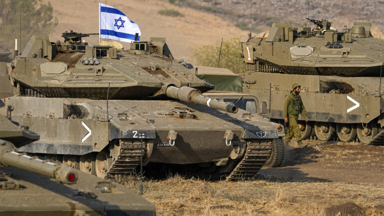 Xe tăng Israel gần biên giới với Lebanon tháng 11/2023. Ảnh: AP