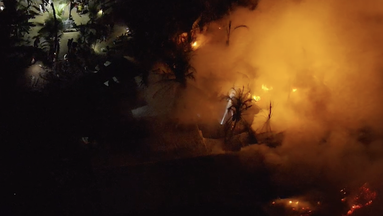 Cháy kho chứa nhang trầm tại huyện Vạn Ninh. Ảnh: Thành Long