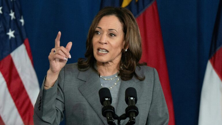 Phó tổng thống Mỹ Kamala Harris tại Greensboro, Bắc Carolina, ngày 11/7. Ảnh: AFP