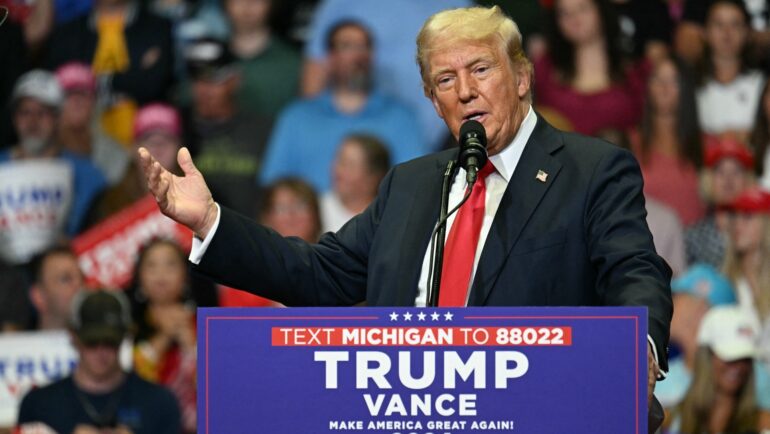 Ứng viên tổng thống đảng Cộng hòa Donald Trump trong cuộc vận động tranh cử ở Michigan ngày 20/7. Ảnh: AFP