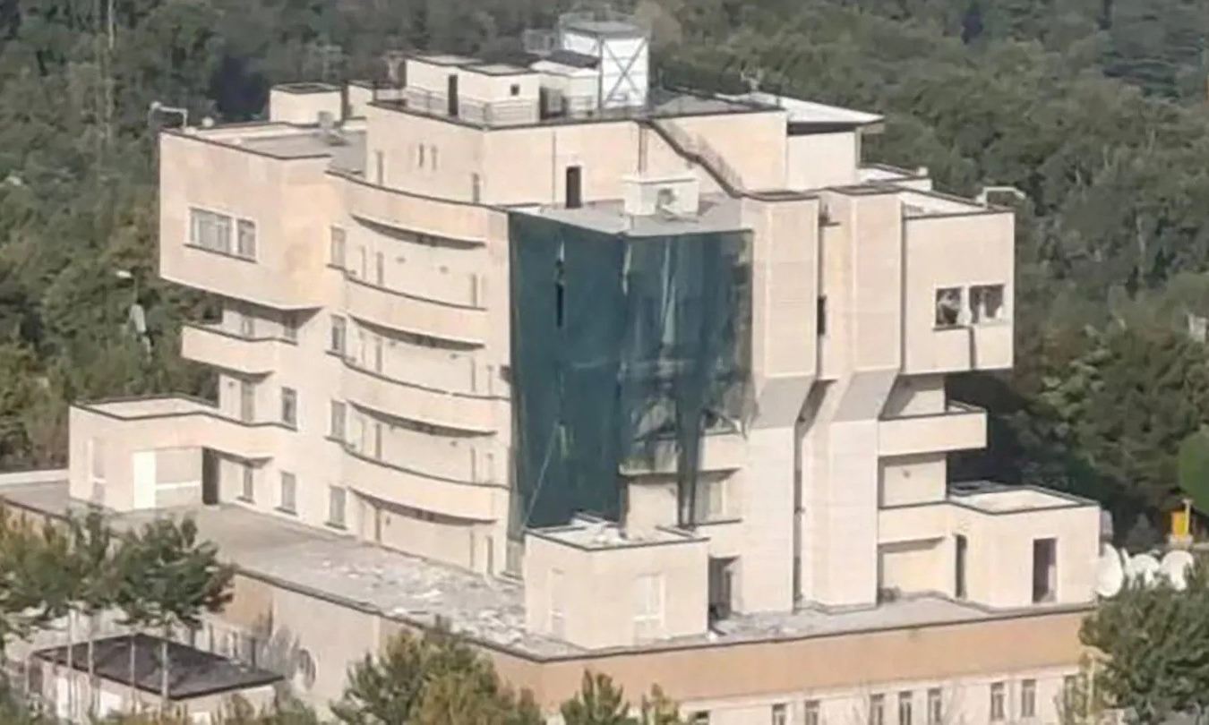 Tòa nhà được cho là nơi thủ lĩnh Hamas Haniyeh ở khi bị tấn công. Ảnh: War Zone