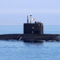 Tàu ngầm Staryy Oskol thuộc Hạm đội Biển Đen hải quân Nga ra biển hồi năm 2016. Ảnh: BQP Nga