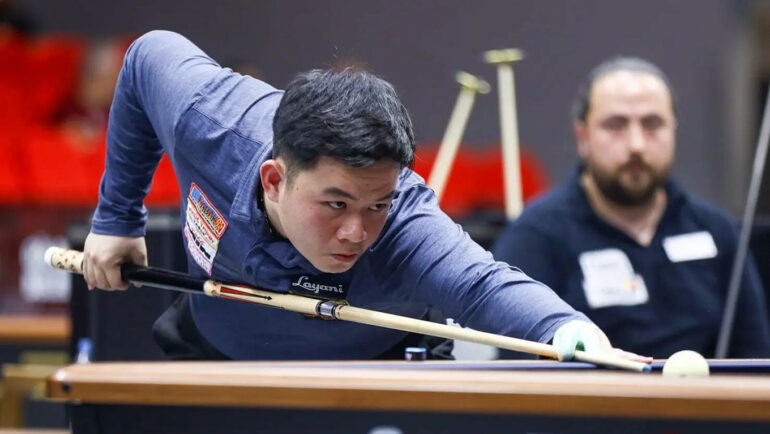 Cơ thủ Bao Phương Vinh trong trận tứ kết carom 3 băng UMB World Cup ở Ankara, Thổ Nhĩ Kì gặp Omer Karakurt, tối 14/6/2024. Ảnh: Kozoom