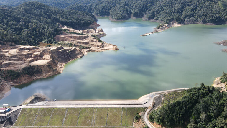 Lòng hồ thủy điện Thượng Kon Tum bị cho có liên quan đến các trận động đất ở huyện Kon Plông. Ảnh: Trần Hóa