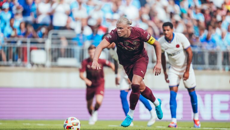 Haaland đá phạt đền, mở tỷ số cho Man City trong trận giao hữu thắng Chelsea 4-2 trên sân Columbus, Ohio, Mỹ sáng 4/8, theo giờ Hà Nội. Ảnh: Man City