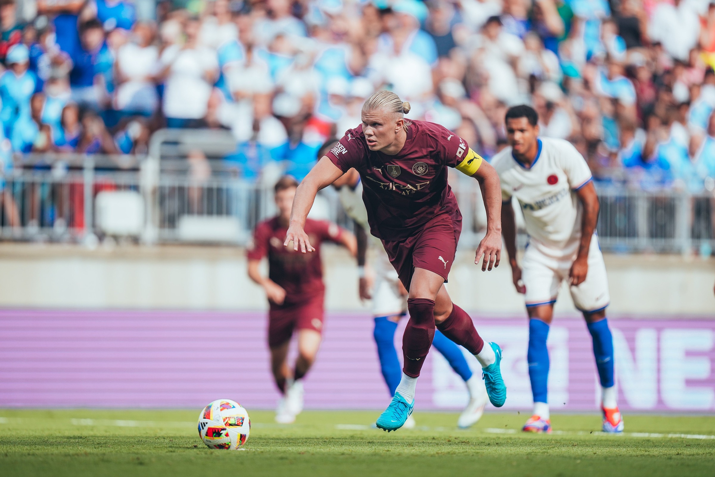 Haaland đá phạt đền, mở tỷ số cho Man City trong trận giao hữu thắng Chelsea 4-2 trên sân Columbus, Ohio, Mỹ sáng 4/8, theo giờ Hà Nội. Ảnh: Man City