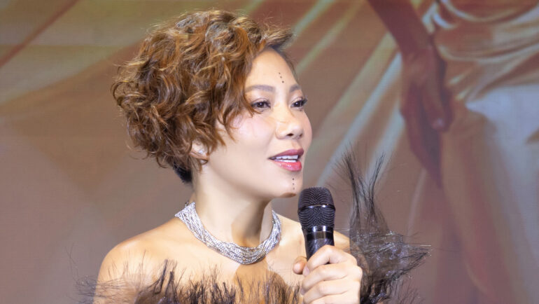 Hà Trần trong buổi công bố liveshow kỷ niệm 30 năm ca hát tại TP HCM giữa tháng 6. Ảnh: Minh Khôi