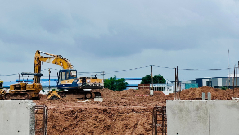 Trung tâm phân loại hàng tự động tại phường Phú Tân, TP.Thủ Dầu Một vừa khởi công xây dựng, dự kiến hoàn thành vào năm 2025. Ảnh: Baobinduong