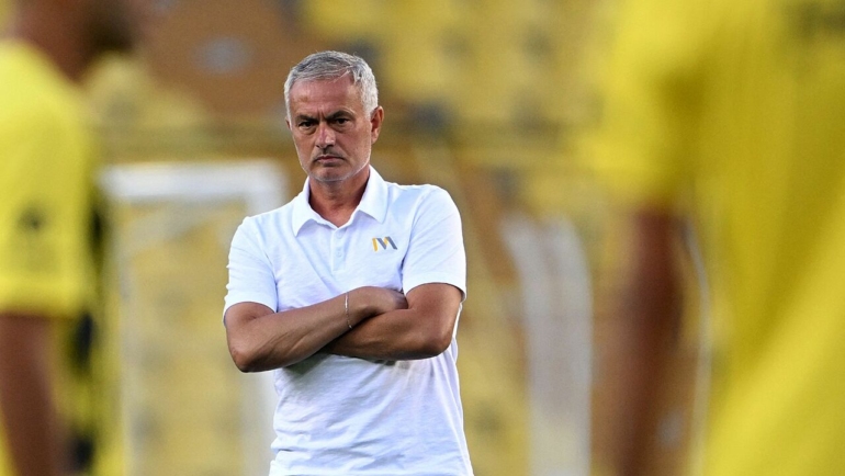 Mourinho sớm nhận nỗi buồn khi dẫn dắt Fenerbahce đá vòng sơ loại Champions League mùa 2024-2025. Ảnh: Reuters.