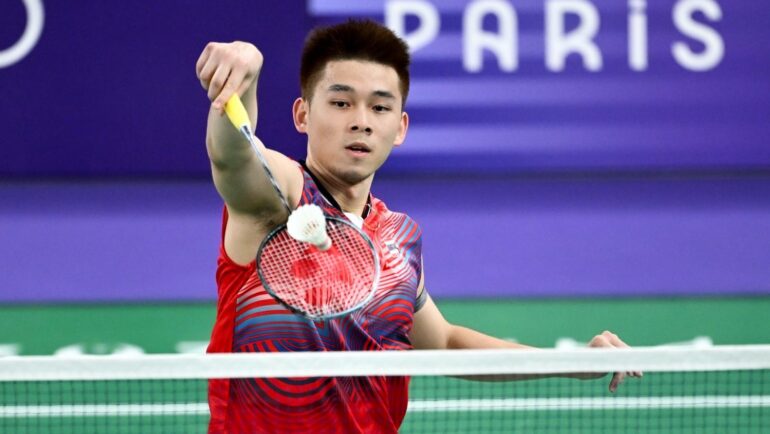 Tay vợt Kunlavut Vitidsarn thi đấu cầu lông đơn nam Olympic Paris 2024. Ảnh: Reuters