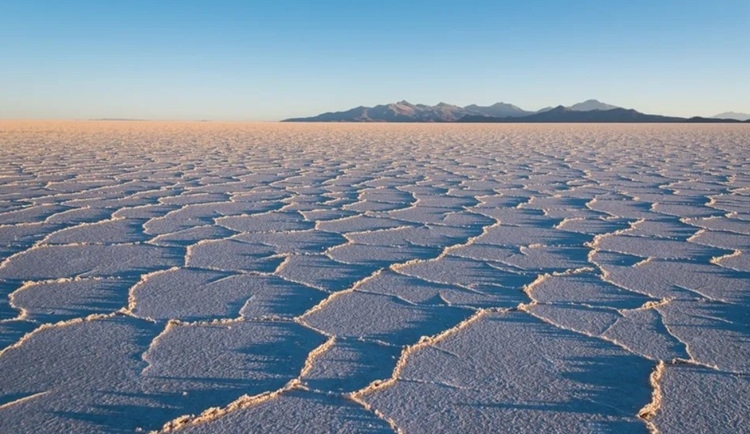 Salar de Uyuni ở Bolivia là cánh đồng muối lớn nhất hành tinh. Ảnh: Helen Filatova