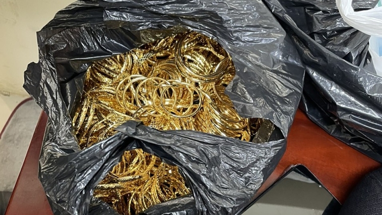 Số vàng vận chuyển trái phép qua biên giới. Ảnh: Nguyễn Khánh
