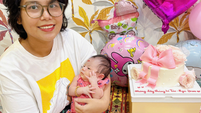 Đầy tháng bé Ngọc San, con gái của Thanh Xuân, ở Khánh Hòa. Ảnh: Nhân vật cung cấp