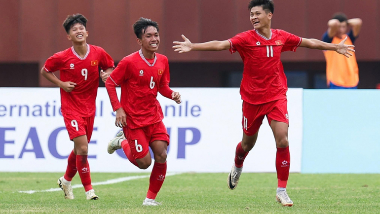 Cầu thủ U16 Việt Nam trong trận thắng Nhật Bản 1-0 tại giải giao hữu ở Trung Quốc ngày 20/8.