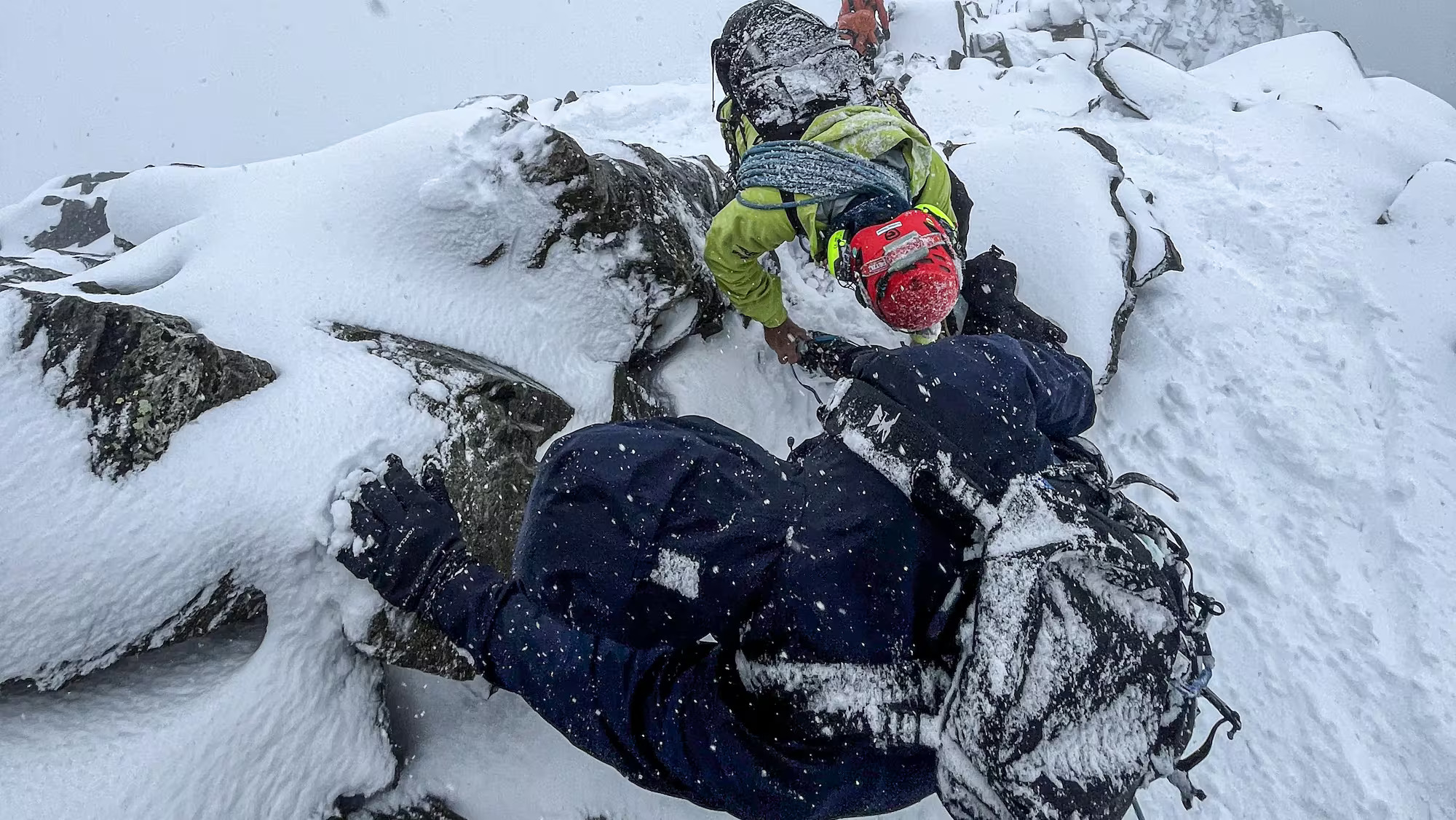 Hai người Việt được tìm thấy trên núi Matterhorn ở độ cao hơn 3.500 mét. Ảnh: Air Zermatt