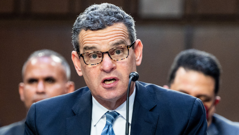 Phó giám đốc CIA David Cohen trong phiên điều trần tại Ủy ban Tư pháp Thượng viện năm 2023. Ảnh: Reuters