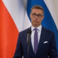 Tổng thống Phần Lan Alexander Stubb tại cuộc họp báo ở Warsaw, Ba Lan ngày 10/9. Ảnh: AFP