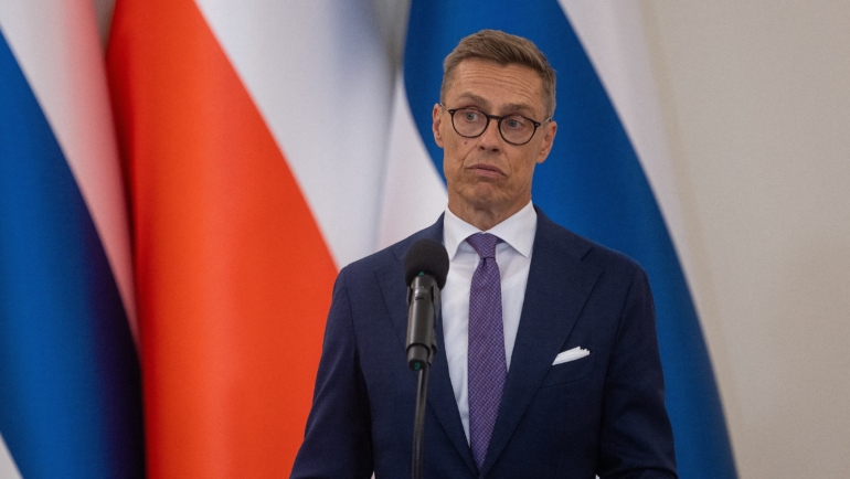 Tổng thống Phần Lan Alexander Stubb tại cuộc họp báo ở Warsaw, Ba Lan ngày 10/9. Ảnh: AFP