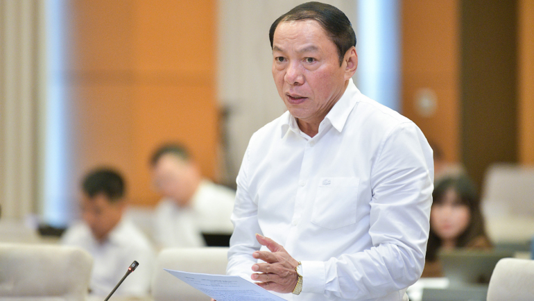 Bộ trưởng Văn hóa, Thể thao và Du lịch Nguyễn Văn Hùng phát biểu sáng 24/9. Ảnh: Media Quốc hội