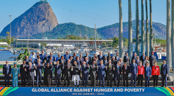 Các lãnh đạo G20 chụp ảnh tập thể tại thành phố Rio de Janeiro, Brazil ngày 18/11. Ảnh: Reuters