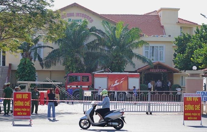 Đoạn trước cổng khu du lịch của Công ty cổ phần du lịch quốc tế Hải Dương bị phong tỏa để cưỡng chế. Ảnh: Trường Hà