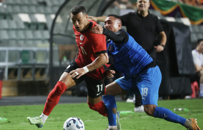 Philippines (áo xanh) thua Hong Kong 1-3 ở trận giao hữu ngày 14/11/2024. Ảnh: SCMP