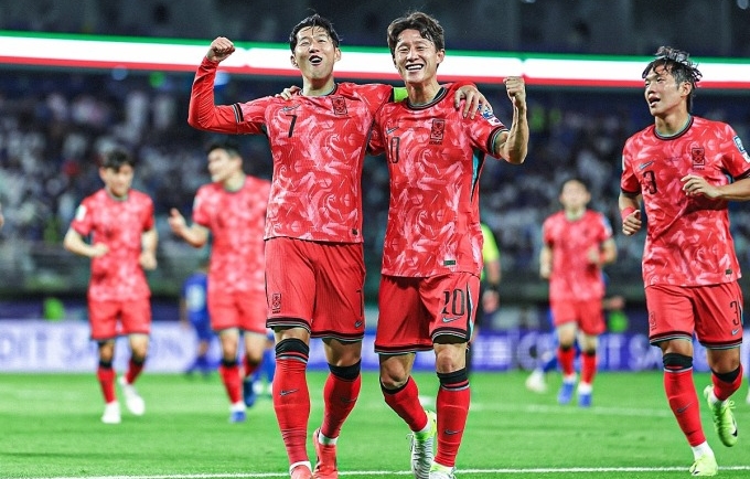 Son Heung-min (số 7) ghi bàn trên chấm phạt đền giúp Hàn Quốc thắng Kuwait 3-1, ở vòng loại ba World Cup 2026 - khu vực châu Á. Ảnh: KFA