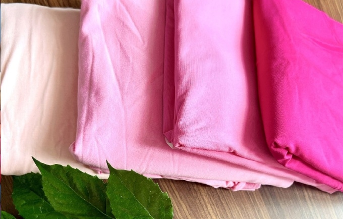 Bộ sưu tập vải sợi làm từ sợi sen, dứa, tre... Ảnh: Nhân vật cung cấp