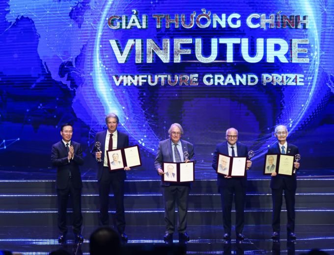 Các nhà khoa học nhận giải trong Vinfuture 2023. Ảnh: Vinfuture