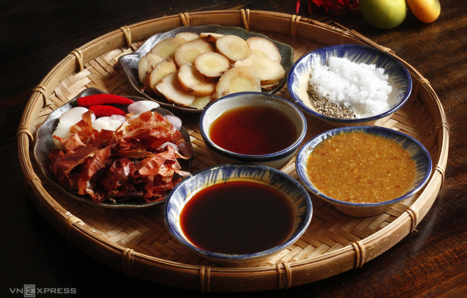 Gia vị giúp chống lại oxy hóa khi để cá nghỉ. Ảnh: Bùi Thủy