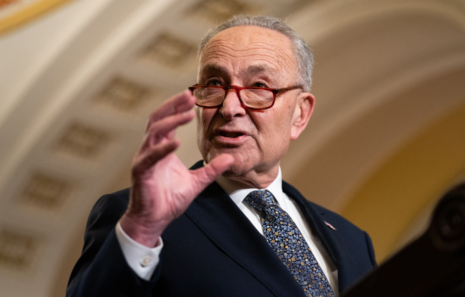 Thượng nghị sĩ Chuck Schumer phát biểu trong họp báo ngày 14/11 ở Washington, Mỹ. Ảnh: AFP